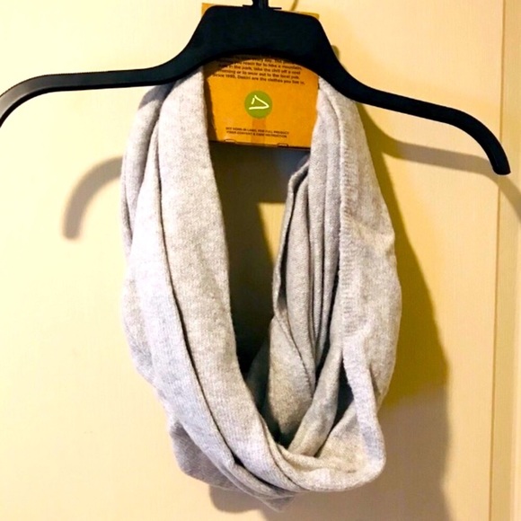 🌺4 Items 25$🌺 Dakini Infinity Scarf - Gray - Picture 3 of 7